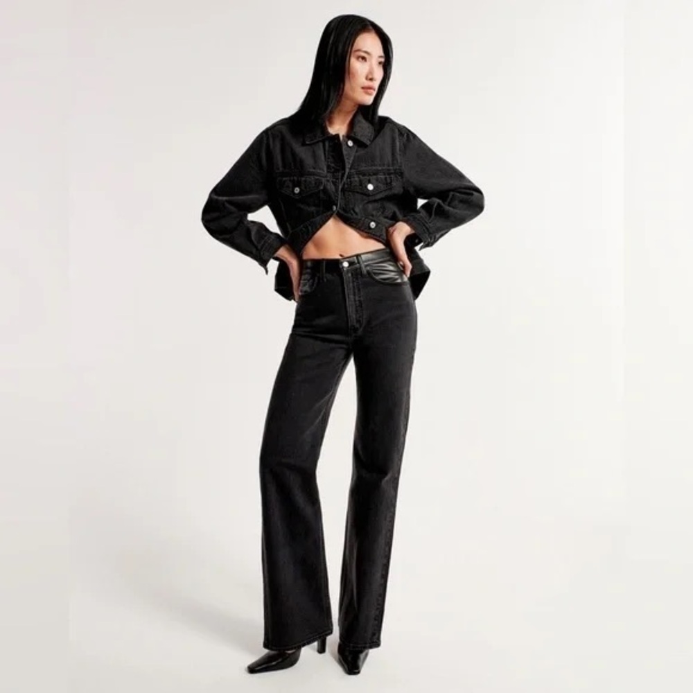Abercrombie & Fitch The 90s Relaxed Jean High Rise Curve Love - Black Leather